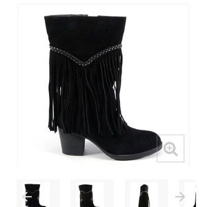 Fringed black Boots